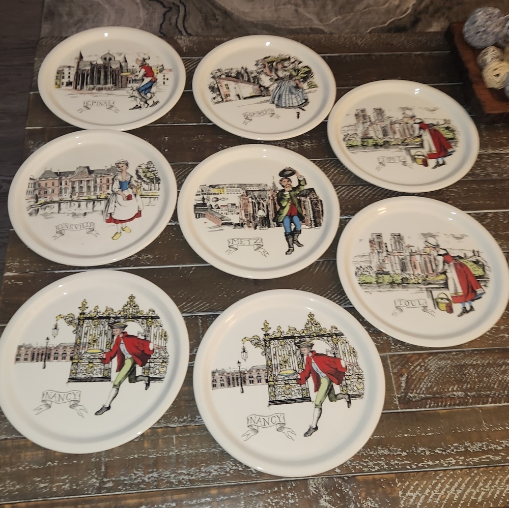 17th Century Set of 8 Salins France Quiche Lorraine 9 1/2” Plate Nancy Metz Toul